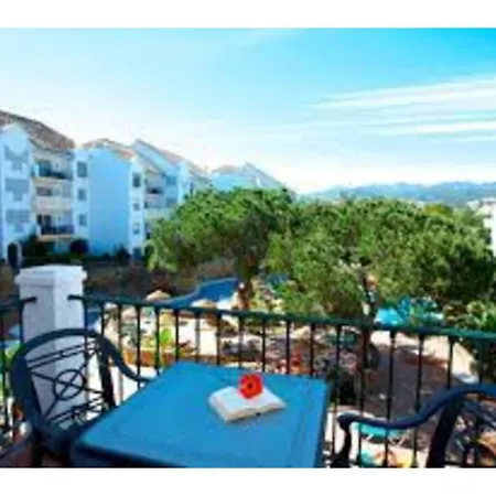 Apartmanhotel Alanda Club 4*