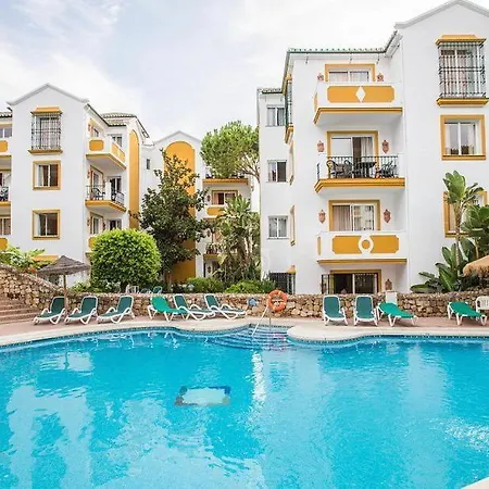 Alanda Club Apartmanhotel 4*